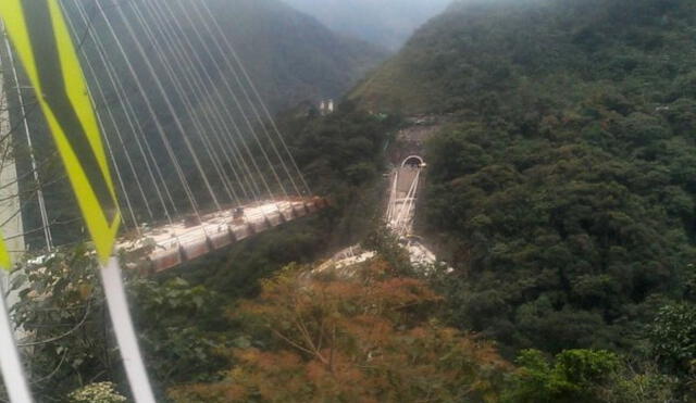 Suben a nueve los muertos en caída de viaducto