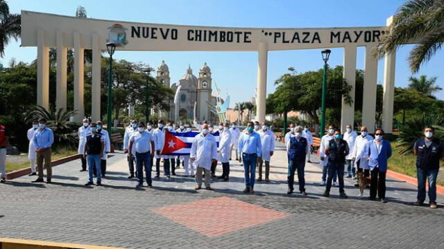 Médicos y enfermeros cubanos llegaron a Chimbote