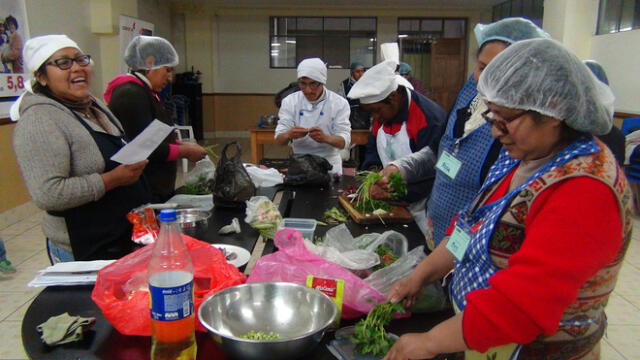 Huancavelica: Dircetur y Cenfotur imparten curso en técnicas básicas de alta cocina