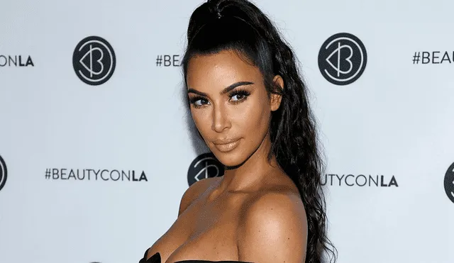 La voz de Kim Kardashian cambia y pasa vergüenza en público [VIDEO]