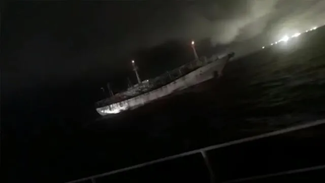 La espectacular persecución a un buque chino que pescaba ilegalmente en mar argentino