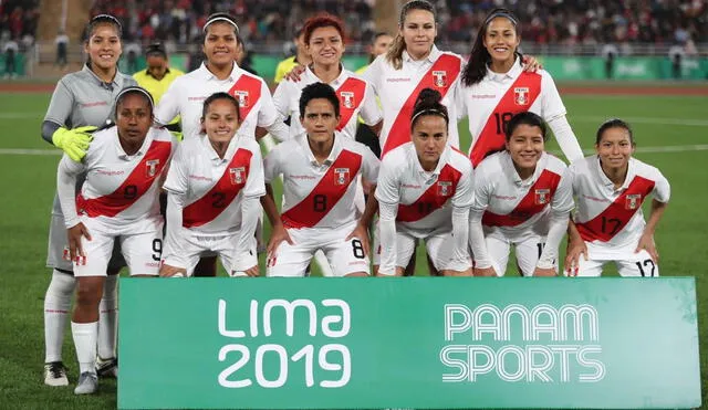 El técnico Doriva Bueno convocó a 22 futbolistas para la selección peruana femenina. Foto: Twitter