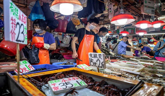 No solo en China, en otro rincones de Asia, prosigue el comercio en los "mercados húmedos". Foto: EFE