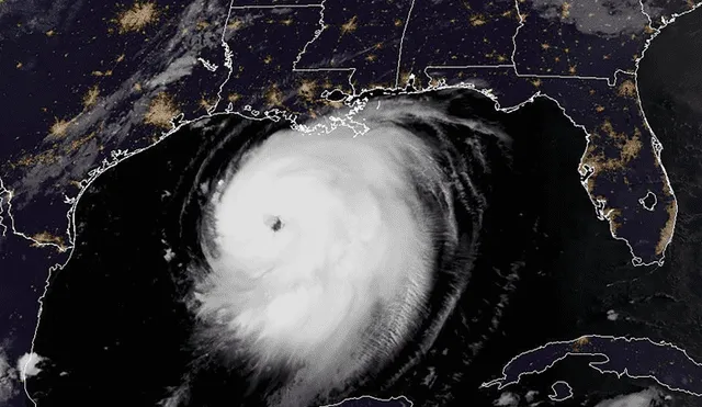 El ciclón también amenaza los principales centros de refinación de petróleo de Lake Charles en Luisiana. Foto: AFP