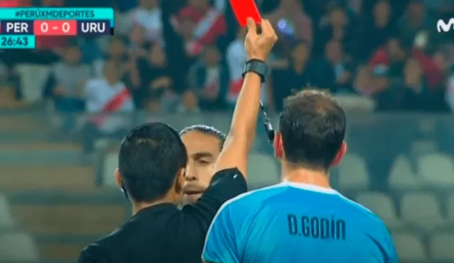 El uruguayo dejó con 10 a su equipo en duelo por Fecha FIFA. Créditos: Captura de tv