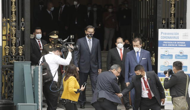 El mandatario se retiró del Congreso, junto a su abogado y los ministros que lo acompañaron. Foto: Antonio Melgarejo/La República