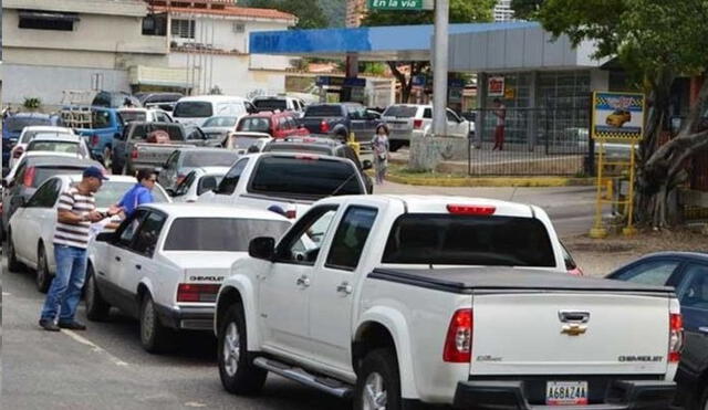 Venezuela colapsa por falta de gasolina: solo el 15% de grifos está abastecido [VIDEO]