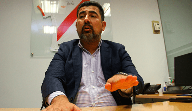 El dirigente de Universitario se refirió también a la situación del técnico uruguayo Gregorio Pérez. (FOTO: Hugo Díaz/La República).