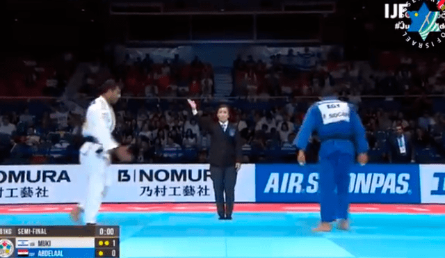 Judoca egipcio Muhamad Adelaal le negó el saludo a su rival israelí Sagi Muki tras perder en la semifinal del Campeonato Mundial de Judo.