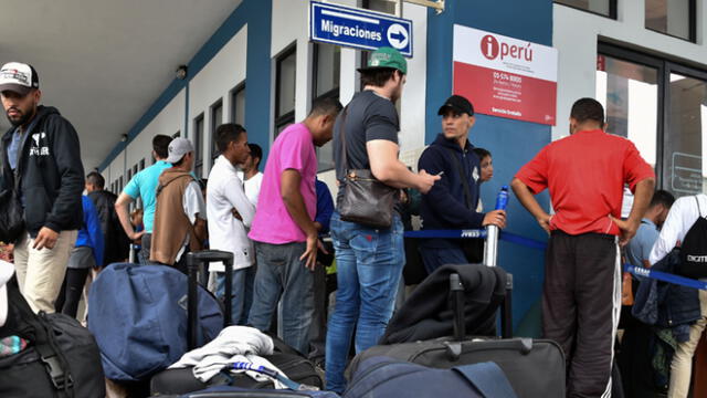 Venezolanos regresaron a su país con avión que envió Maduro