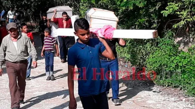 Los niños fueron enterrados por sus vecinos en la localidad de Choluteca. Foto: El Heraldo
