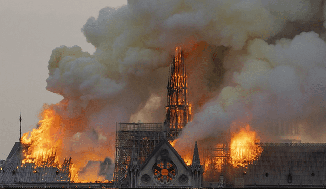 Luego de seis horas de trabajo, bomberos dicen que estructura de Notre Dame está “salvada”