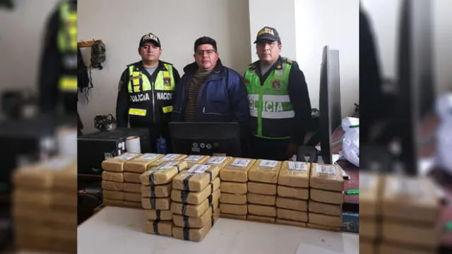 Policía interviene camioneta que transportaba 58 kilos de droga hacia Desaguadero [VIDEO] 
