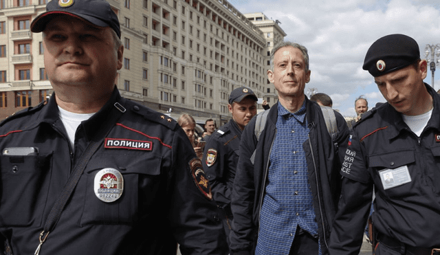 Rusia 2018: activista gay sorprende con protesta en primer día del Mundial  [FOTOS]