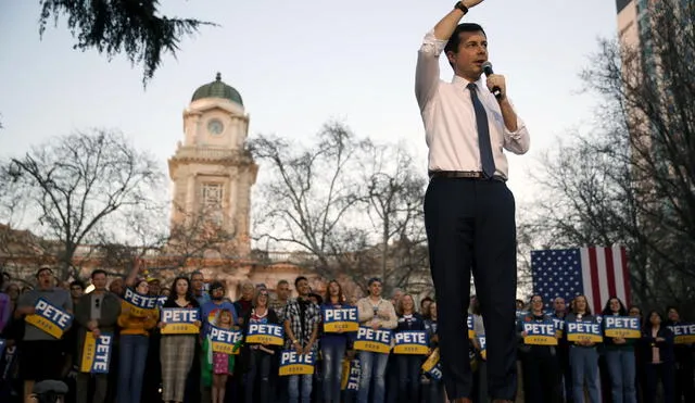El candidato presidencial demócrata exalcalde de South Bend, Indiana, Pete Buttigieg, habla durante un evento de campaña el 14 de febrero de 2020 en Sacramento, California.