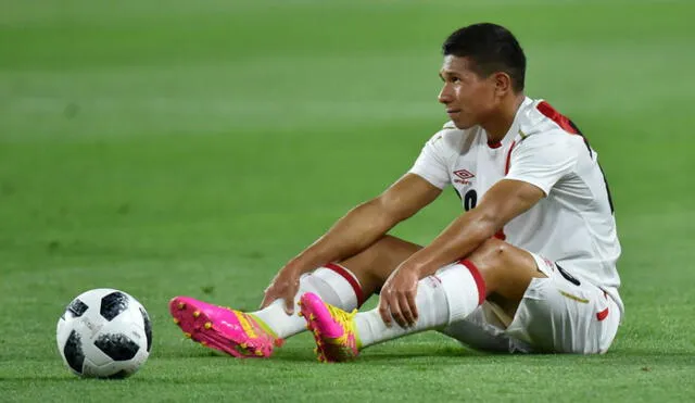 Edison Flores podría perderse el duelo ante Uruguay por molestias en la pierna izquierda.