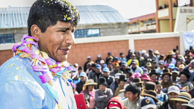 Aduviri se da baño de popularidad en Puno en su primera aparición pública [VIDEOS]