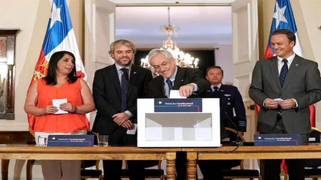 Sebastián Piñera hizo un voto simbólico en La Moneda. Presidencia de Chile