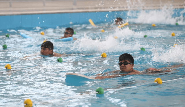 Aprende a identificar una piscina saludable