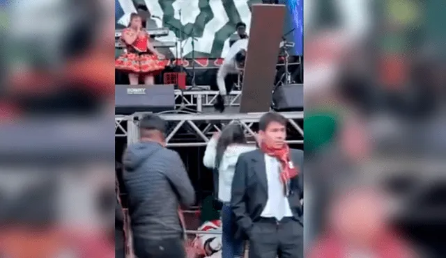 El imitador del reconocido ambulante pasó un bochornoso momento cuando realizaba una presentación durante un concierto folclórico