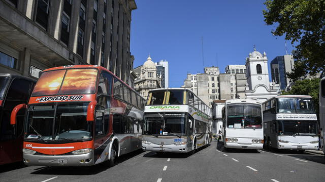 Transportistas urbanos de Argentina recibirán pago del programa ATP en julio. Foto: Infobae.