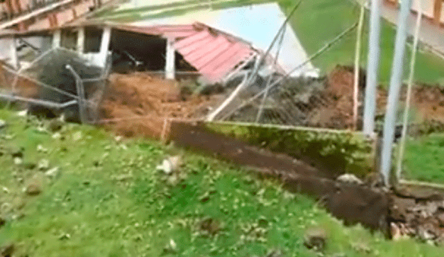 Deslizamiento sepultó aulas prefabricadas de colegio de Apurímac [VIDEO]