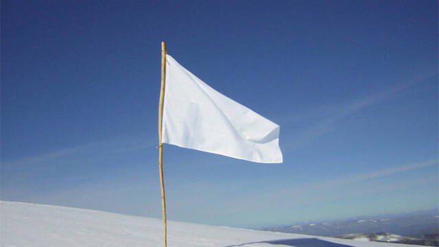 ¿cuál es el significado de la bandera blanca en una casa? Foto: El Confidencial.