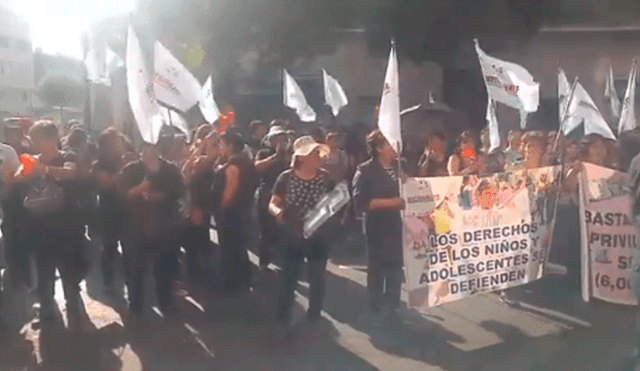 Día Internacional de la Mujer: trabajadoras del Inabif protestan por mejoras salariales [VIDEO]