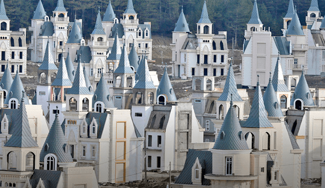 YouTube viral: descubre más de 500 castillos al estilo Disney abandonados a través de un dron [VIDEO]