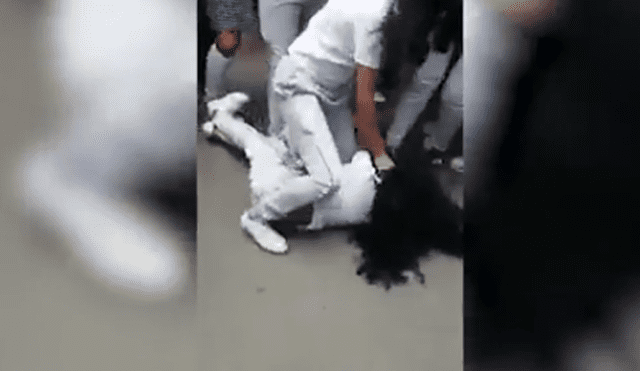 Estudiantes protagonizan bestial golpiza y una de ellas queda inconsciente [VIDEO] 