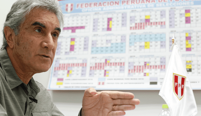 Juan Carlos Oblitas renueva su vínculo con la FPF