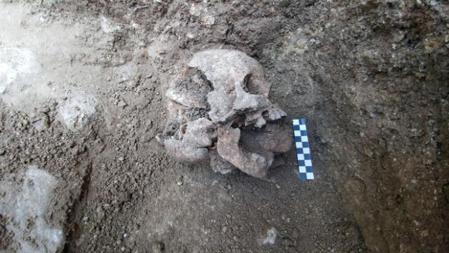 Espeluznante: arqueólogos encuentran la tumba del “niño vampiro”