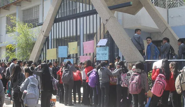 Junín: estudiantes toman local del instituto Adolfo Vienrich en Tarma