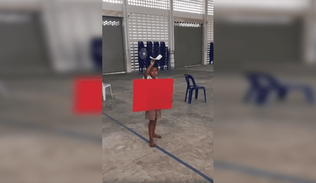 Facebook: niño enseña increíble truco para que avión de papel vuele por siempre [VIDEO]