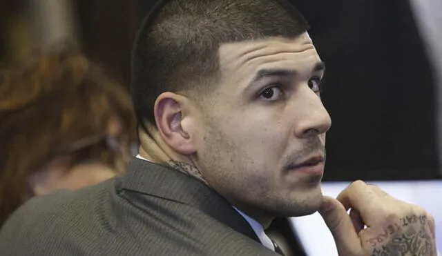 Aaron Hernández, sentenciado a cadena perpetua por asesinar a su amigo, es el eje temático del documental 'La mente de un asesino'. Foto: Agencias.