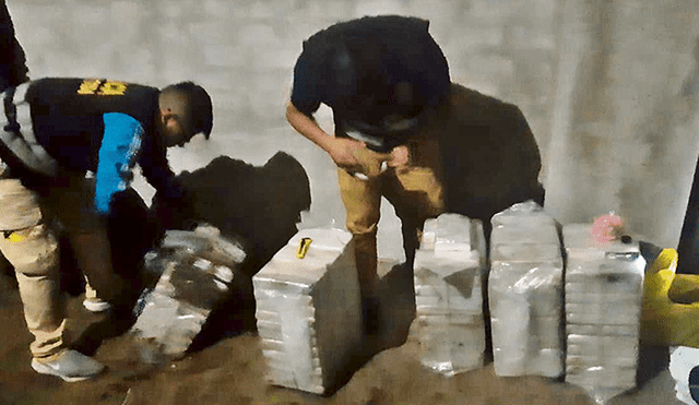 Incautación. Agentes de la Dirandro hallaron 288 ‘ladrillos’ de droga en ocho costales.