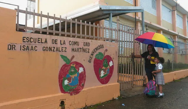 Crisis económica obliga a Puerto Rico a cerrar 179 escuelas 