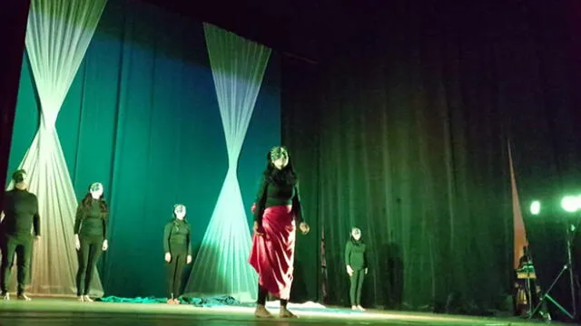 Reclusas del penal de Tacna realizan emotiva obra de teatro para escolares [VIDEO]