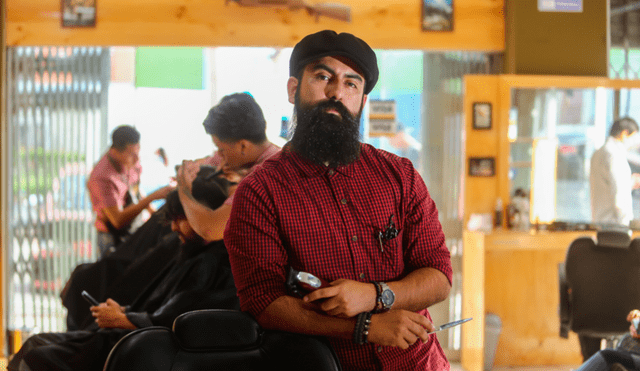 Gonzalo Changana: “Dejé mi trabajo en Aduanas para ser barbero" 