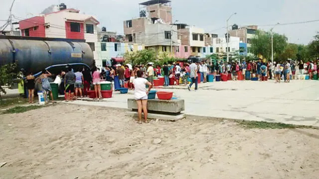 Hoy llegan 33 cisternas de Lima para entregar agua  a población afectada