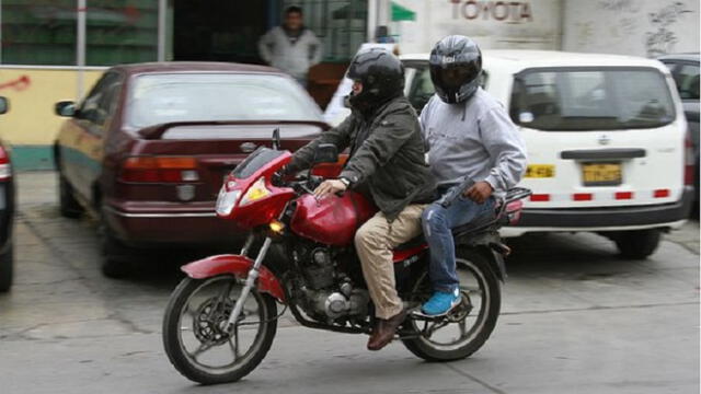Miraflores: municipio prohibirá la circulación de dos personas a bordo de una moto [VIDEO]
