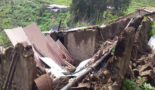 Dos viviendas colapsaron en Condesuyos por fuertes lluvias.