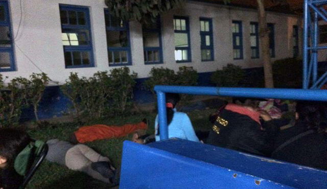 EsSalud: duermen en jardines de hospital para conseguir cita