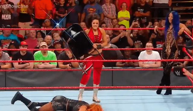 Rey Mysterio continuará en la lucha y Becky Lynch terminó recibiendo tremenda paliza a manos de una enfurecida Bayley, que se juntó con Sasha Banks.