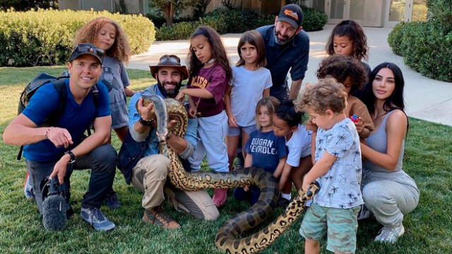 Kim Kardashian deja jugar a sus hijos con animales salvajes. Foto: Instagram