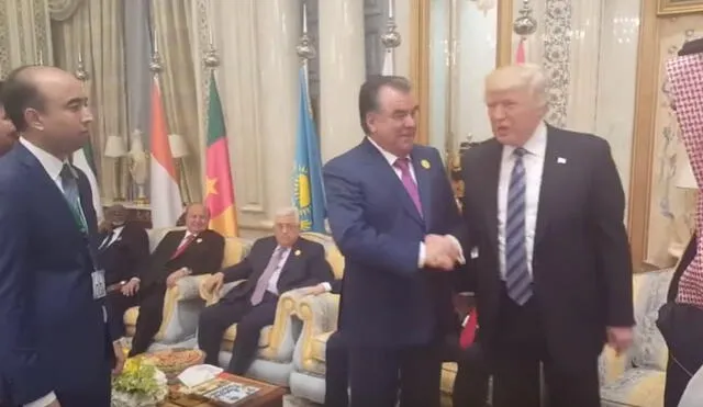 YouTube: Donald Trump intimida con su apretón de manos, pero esta vez perdió [VIDEO]