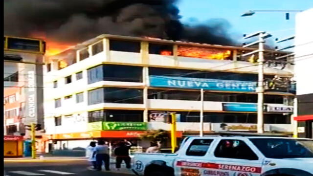 Chimbote: incendio consumió ambientes de academia preuniversitaria [VIDEO]