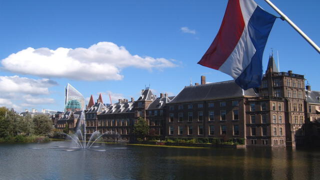 Holanda ofrece becas universitarias a jóvenes