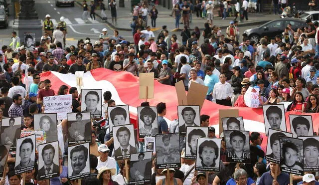 Estudiantes de la Universidad Católica denuncian penalmente a alcalde de Lima