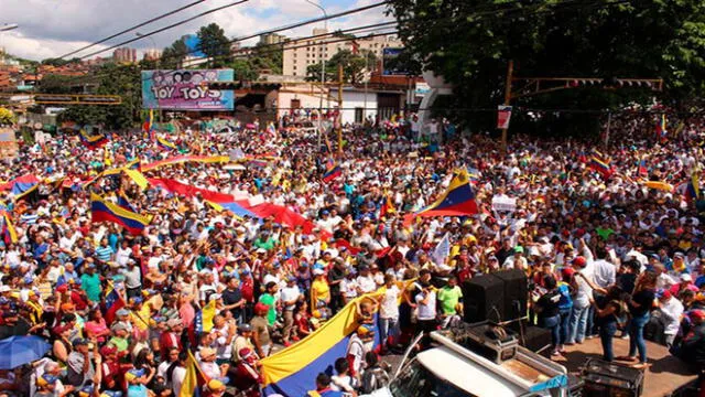 El líder opositor Juan Guaidó ofreció un balance de las movilizaciones del sábado. Foto: EFE